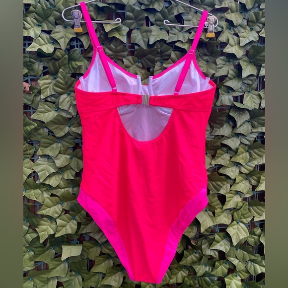 Popvil Color Block V-Wire One Piece - Picture 2 of 4
